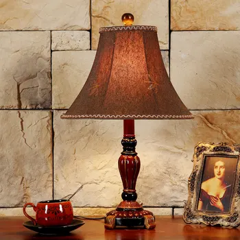 Ретро Европейская Настольная Лампа Прикроватная Лампа для Спальни Американский Простой Кабинет Украшение Гостиной Отеля Модная Лампа Из Смолы